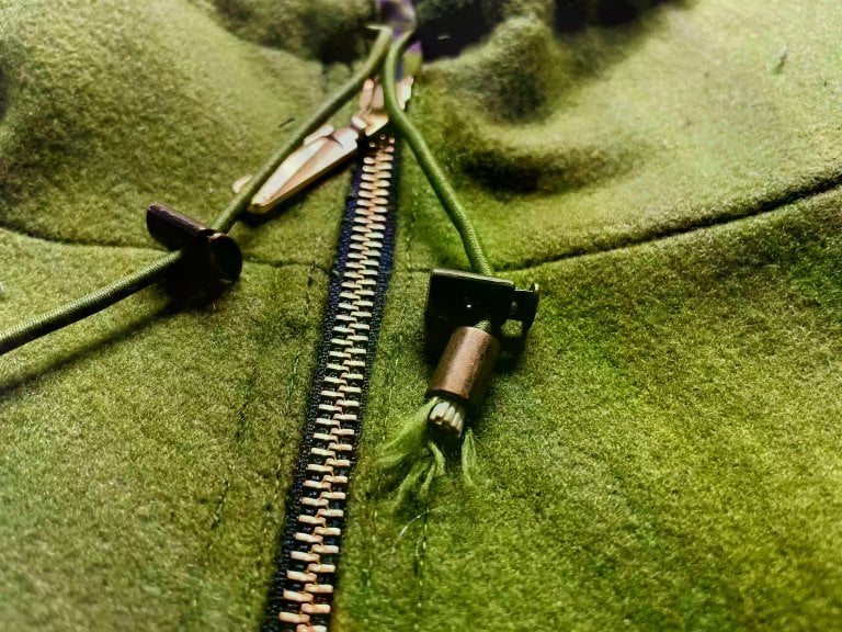 How do I Replace a Zipper in a Jacket?
