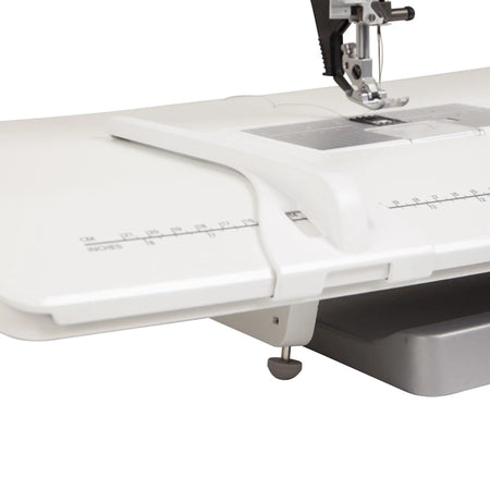 Mesa extensible PFAFF® con guía ajustable -- Imagen del producto