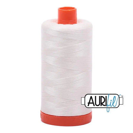 2026 Chalk Aurifil Algodón 50wt Bobina grande||color:2026 Chalk