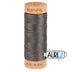 Bobina de hilo de algodón Aurifil de 80 wt en color peltre oscuro (2630)