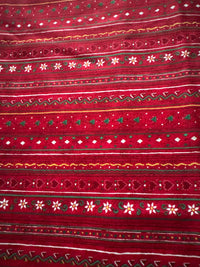 Tela vintage con motivos de poinsettia y rayas en forma de corazón sobre fondo rojo, 100 % algodón ligero. Precio por yarda.