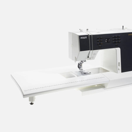 PFAFF® passport™ Mesa extensible con bolsa -- Imagen de producto