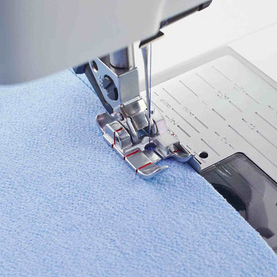 PFAFF® Perfect 1/4 inch Pie con Guía para Sistema IDT™ -- Imagen de producto