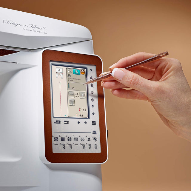 Máquina de coser y bordar HUSQVARNA® VIKING® DESIGNER TOPAZ™ 40 -- Imagen del producto