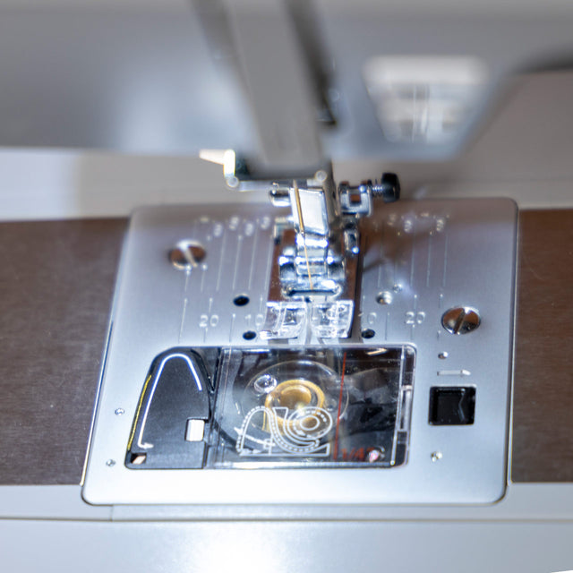 Drop & Sew<br>Bobbin System