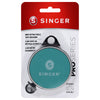 Cinta métrica retráctil con bolsillo de imitación de cuero SINGER® ProSeries™ de 96 pulgadas