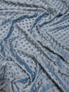 Tela suave para bebé Minky con lunares en relieve, color azul vaquero / Se vende por metros