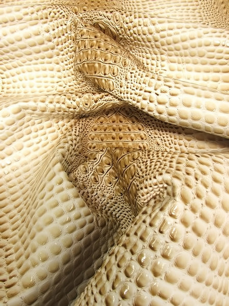 Western Cream (nuevo lote) - Tejido vinílico con relieve 3D «Florida Gator» / Se vende por metros