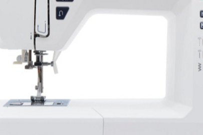 ✅ Work Comfortably with a 163mm Sewing Space