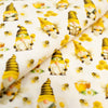 Tela SINGER®, 100 % algodón, 44 pulgadas de ancho, «Bee Gnomes White», cortada por yardas