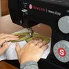 Machine à coudre SINGER® « Heavy Duty 4432 » noire - Édition spéciale
