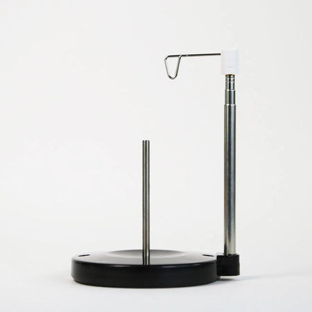 Soporte telescópico metálico para hilos