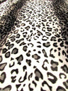 Tejido de felpa de pelo corto con estampado de leopardo en color marrón/marrón claro / Se vende por metros