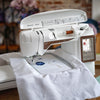 Máquina de coser y bordar HUSQVARNA® VIKING® DESIGNER TOPAZ™ 40 -- Imagen del producto