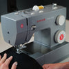 Machine à coudre SINGER® reconditionnée « Heavy Duty 4432 » -- Image du produit