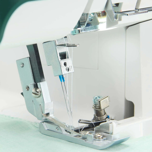 Pfaff-admire3000-Serger-NeedleStopUp-16072025_1800x1800.jpg