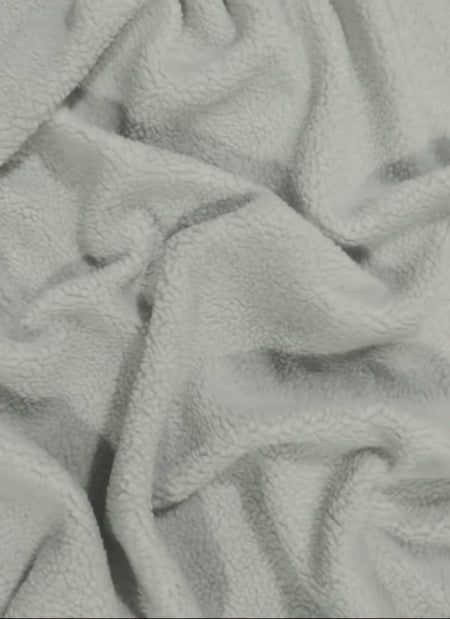 Tejido de piel sintética Sherpa / Platino / Se vende por metros||color: Platino