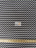 Tejido de poliéster y algodón. Zigurat en zigzag de 1 cm / Negro/Blanco / Se vende por metros